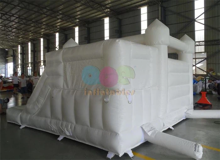 White Inflatable Bounce House With Ball Pit
